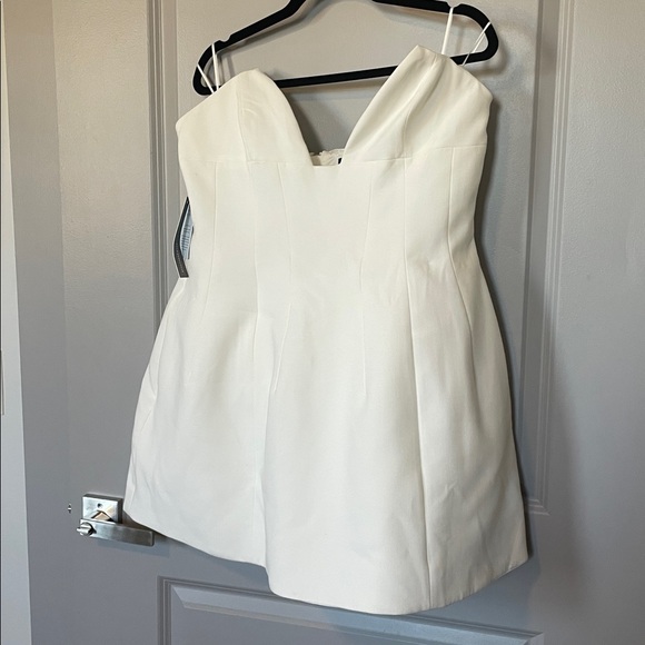 Mirian Strapless Hourglass Mini Dress - Picture 7 of 9